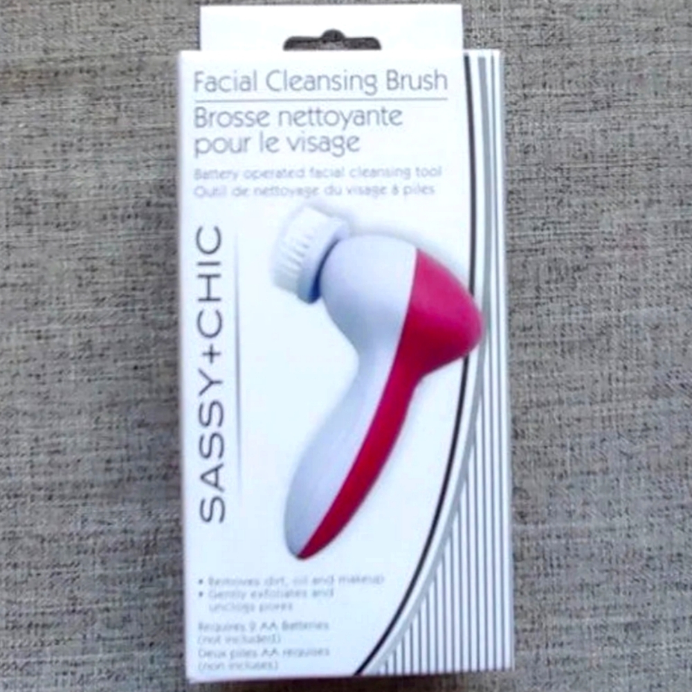 Sassy+Chic Facial Cleansing Brush NEW